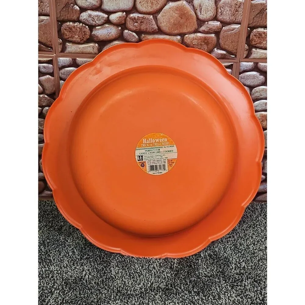 Vintage 1996 Looney Tunes Trick or Treat Plastic Candy Bowl A98